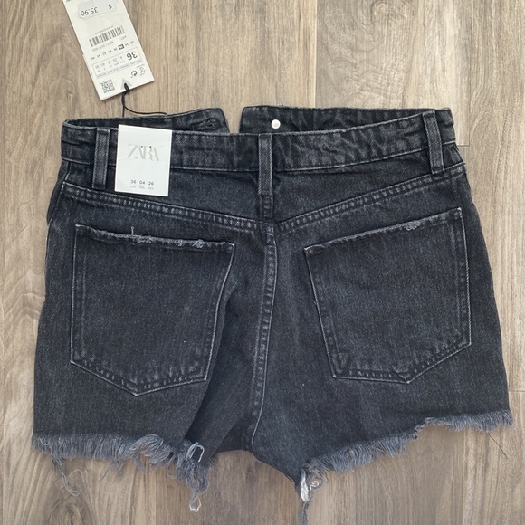 Black jean Zara shorts with tags! - Picture 2 of 2